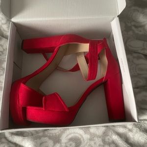 Red high heels size 10 only worn once!